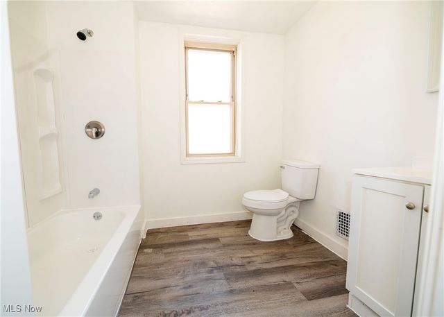 911 N Water Street, Uhrichsville, OH 44683