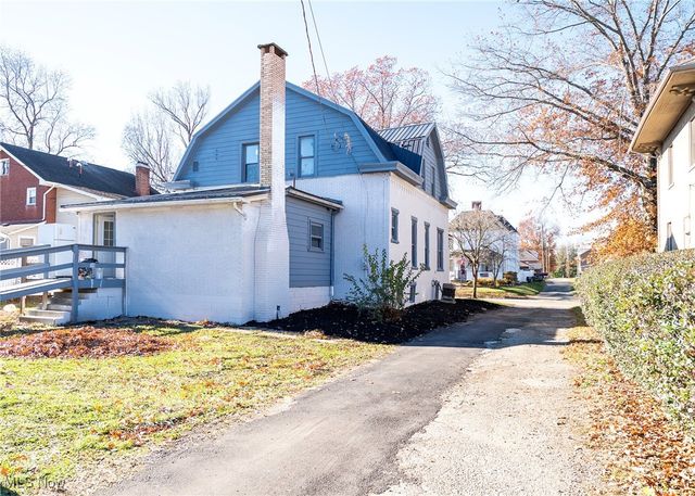 911 N Water Street, Uhrichsville, OH 44683