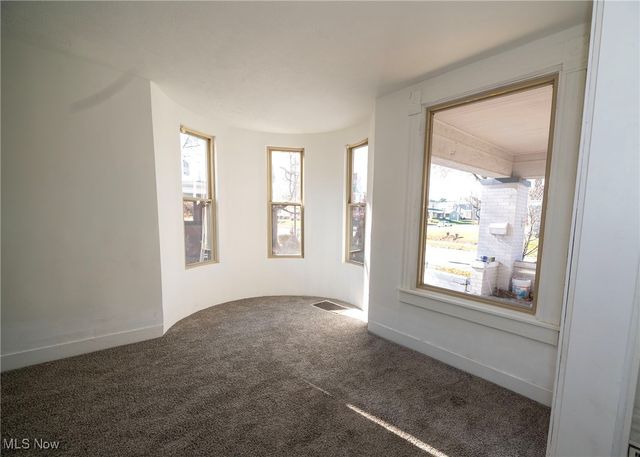 911 N Water Street, Uhrichsville, OH 44683