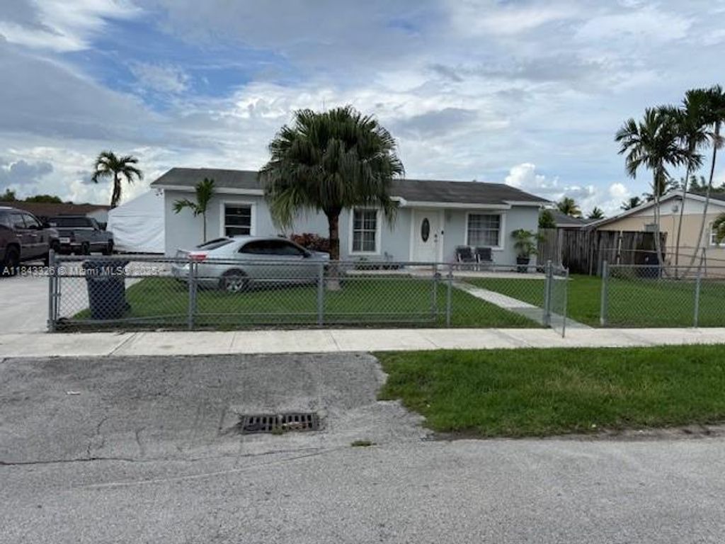 15400 SW 305th St, Homestead, FL 33033