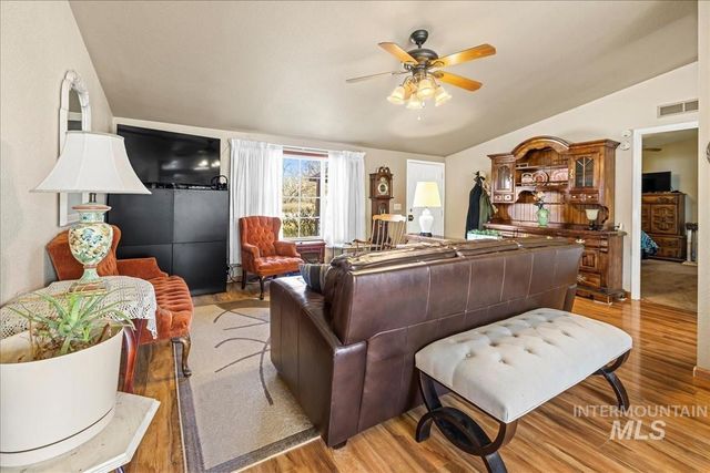 12571 Lake Shore Dr, Nampa, ID 83686