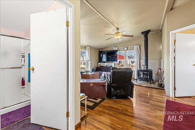12571 Lake Shore Dr, Nampa, ID 83686