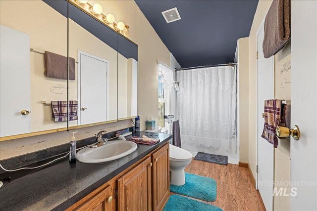 12571 Lake Shore Dr, Nampa, ID 83686