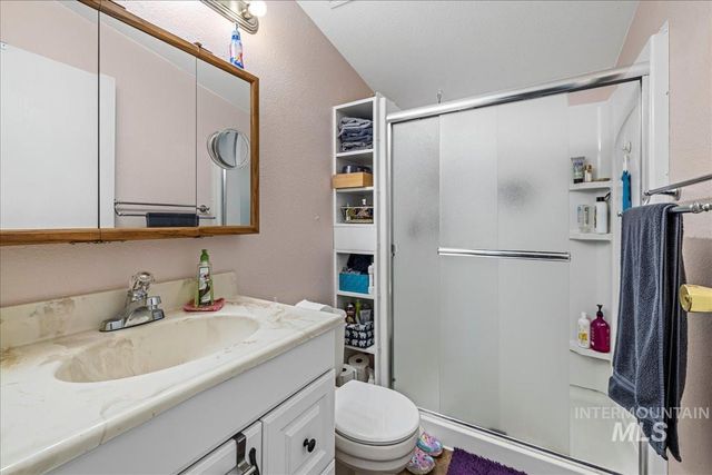12571 Lake Shore Dr, Nampa, ID 83686