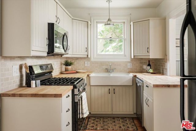 1447 Wallace Avenue, Los Angeles, CA 90026