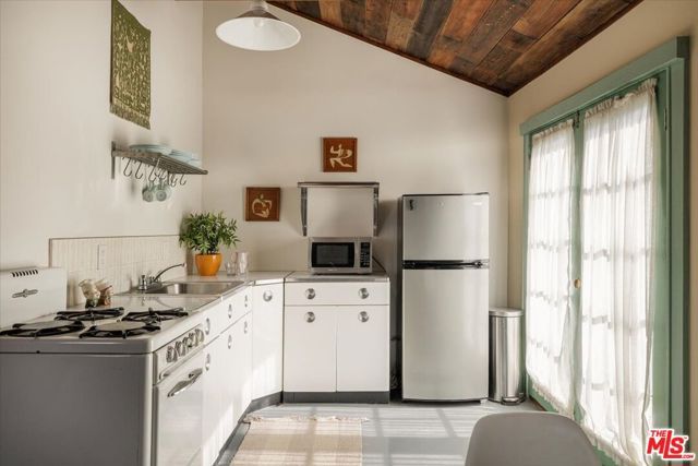 1447 Wallace Avenue, Los Angeles, CA 90026