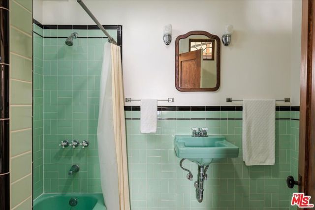 1447 Wallace Avenue, Los Angeles, CA 90026