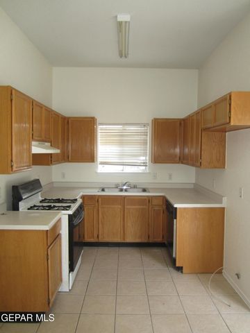 538 Olmeca Drive, El Paso, TX 79912