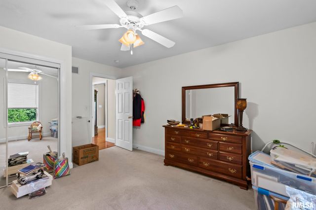 2450 Old Beardstown Road, Springfield, IL 62702