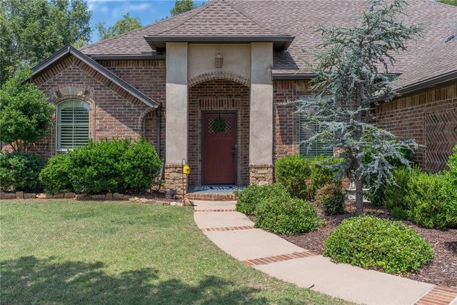 2113 Sycamore Creek Avenue, Yukon, OK 73099