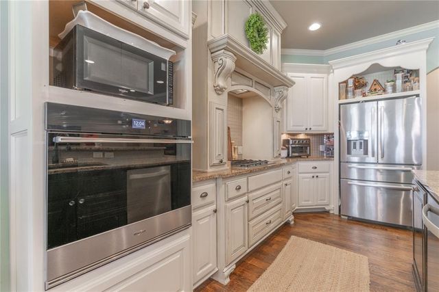 2113 Sycamore Creek Avenue, Yukon, OK 73099