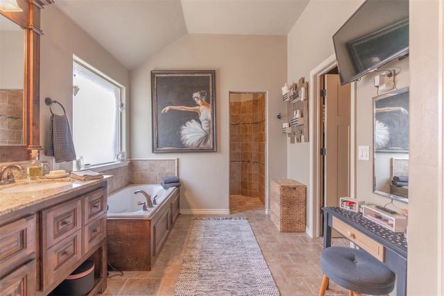 2113 Sycamore Creek Avenue, Yukon, OK 73099
