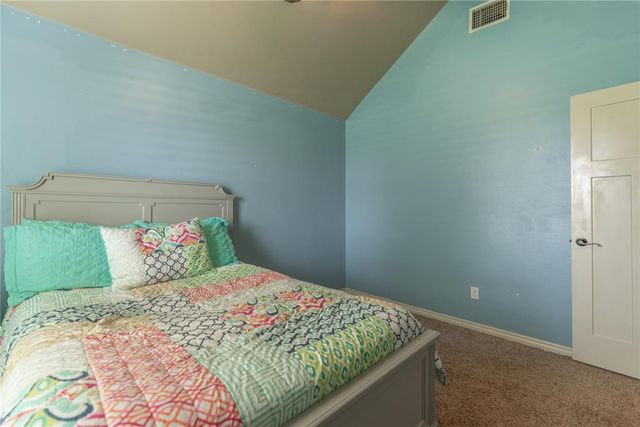 2113 Sycamore Creek Avenue, Yukon, OK 73099