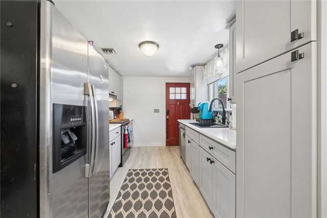 805 Caroline St, Derry Twp, PA 15650