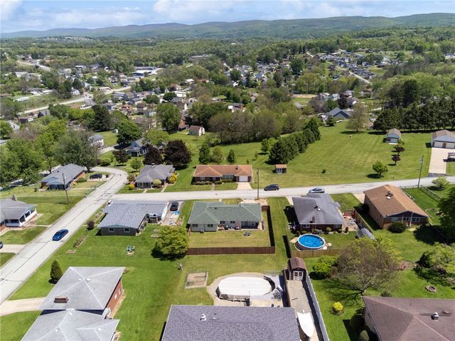 805 Caroline St, Derry Twp, PA 15650