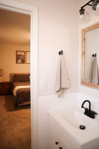 1512 N Glenhurst, Wichita, KS 67212