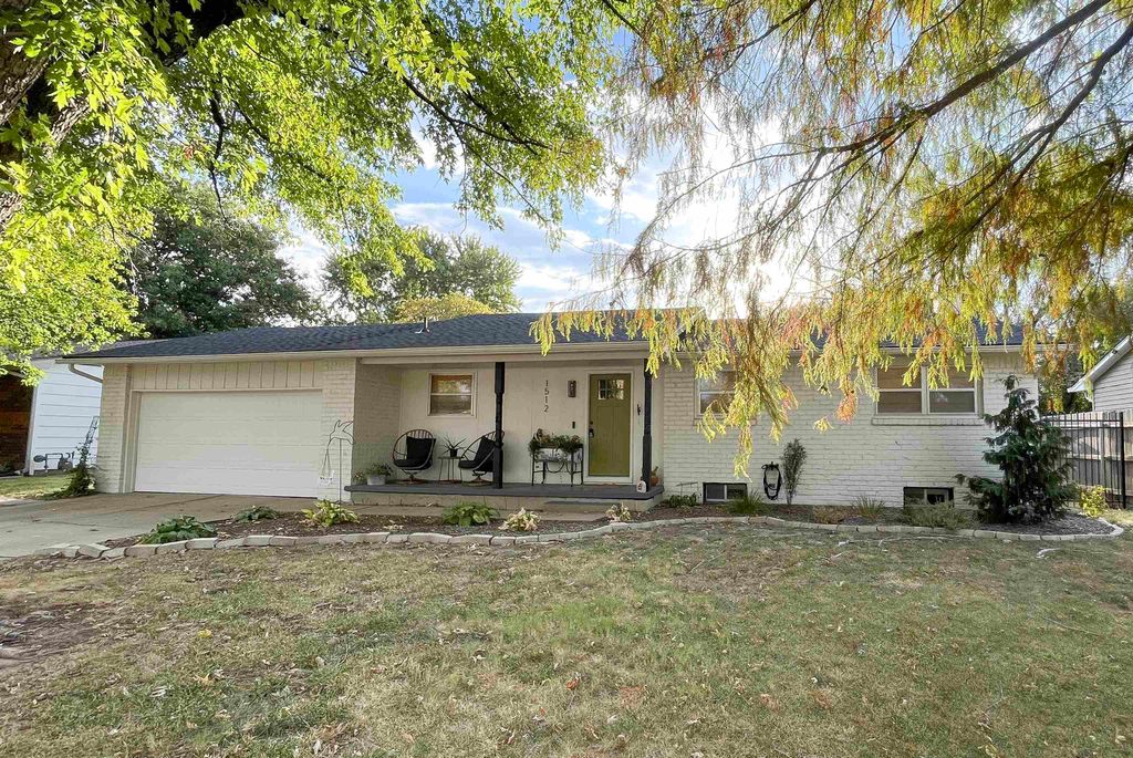 1512 N Glenhurst, Wichita, KS 67212
