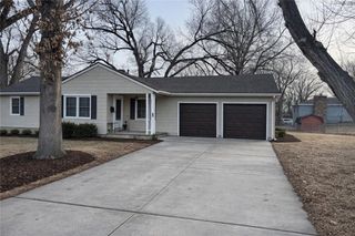 406 N 17th Street, Leavenworth, KS 66048