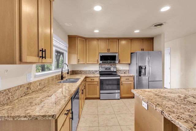 17780 Redberry Ln, Jackson, CA 95642