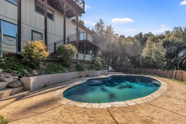 17780 Redberry Ln, Jackson, CA 95642