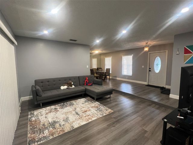 7975 NW 8TH Street, Margate, FL 33063