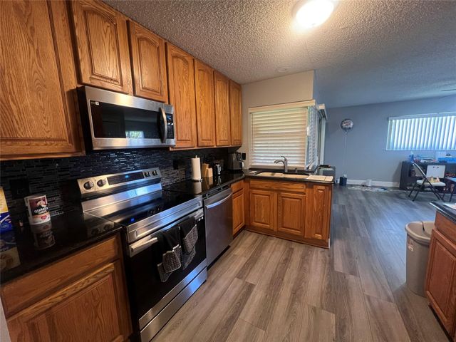 7975 NW 8TH Street, Margate, FL 33063