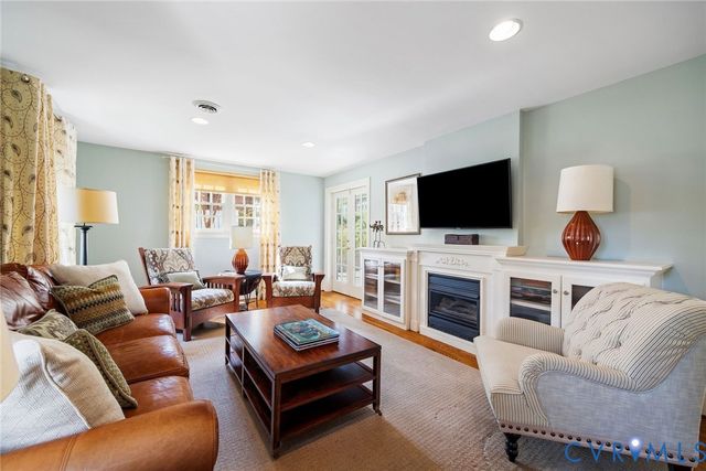 318 Lakewood Dr, Henrico, VA 23229