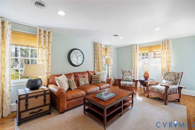 318 Lakewood Dr, Henrico, VA 23229