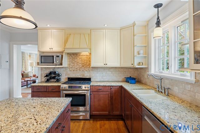 318 Lakewood Dr, Henrico, VA 23229