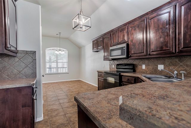 1521 Wickham Drive, Burleson, TX 76028