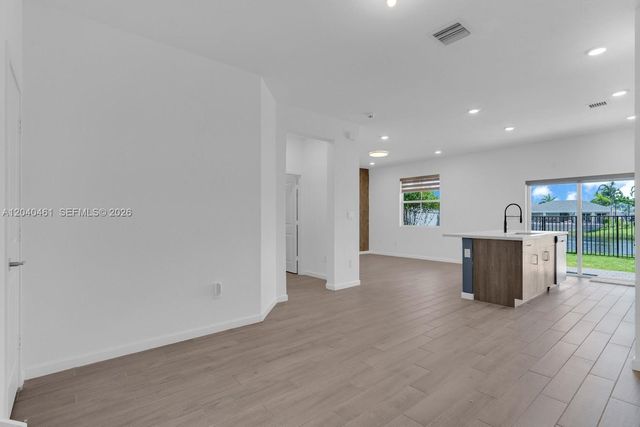 805 SE 18th St, Homestead, FL 33034