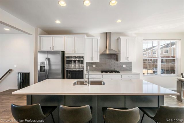 47749 Alden Terrace N, Northville, MI 48168