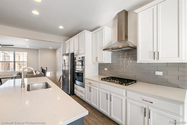 47749 Alden Terrace N, Northville, MI 48168