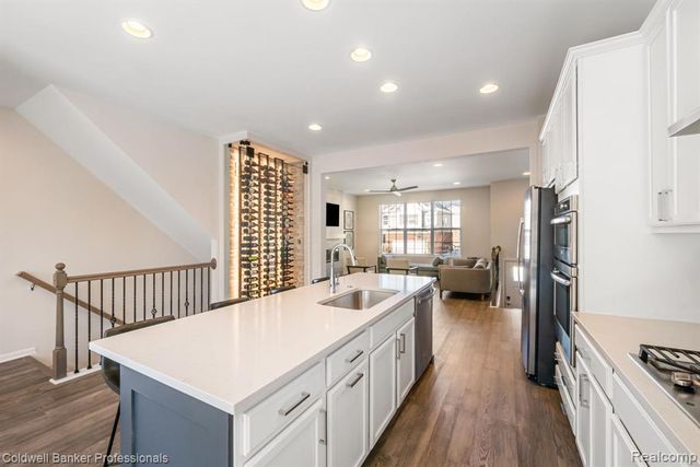 47749 Alden Terrace N, Northville, MI 48168