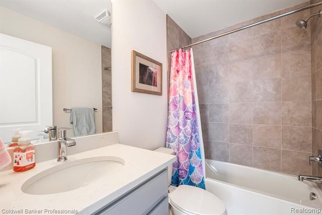 47749 Alden Terrace N, Northville, MI 48168