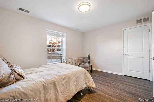 47749 Alden Terrace N, Northville, MI 48168