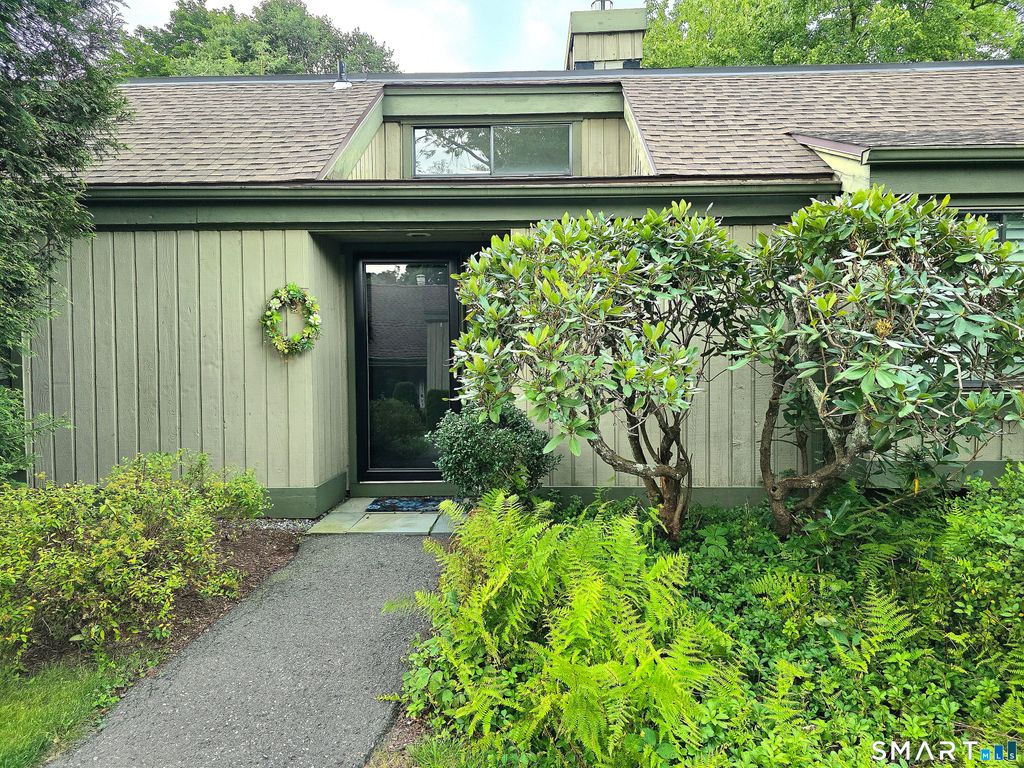 643 Heritage Village A, Southbury, CT 06488