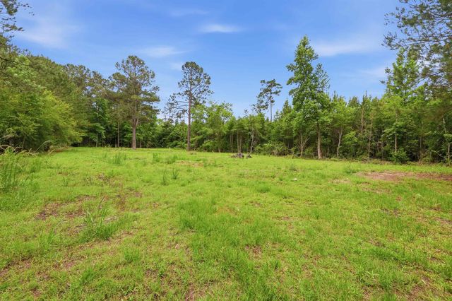 125 Old Groves Ln., Conway, SC 29526