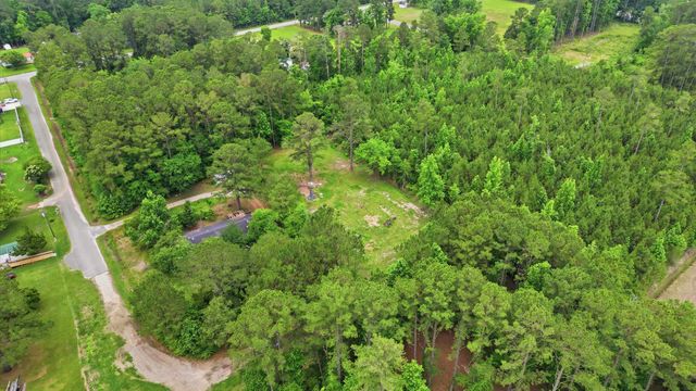 125 Old Groves Ln., Conway, SC 29526