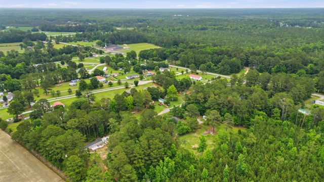 125 Old Groves Ln., Conway, SC 29526