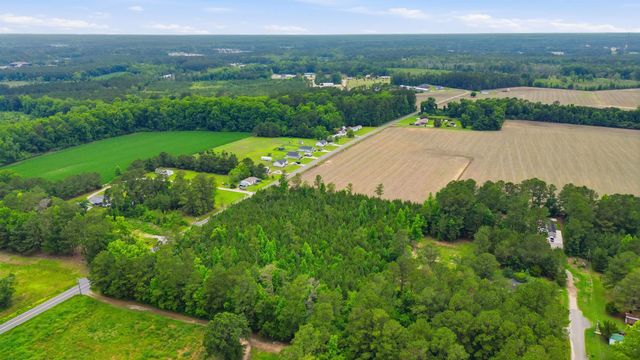 125 Old Groves Ln., Conway, SC 29526