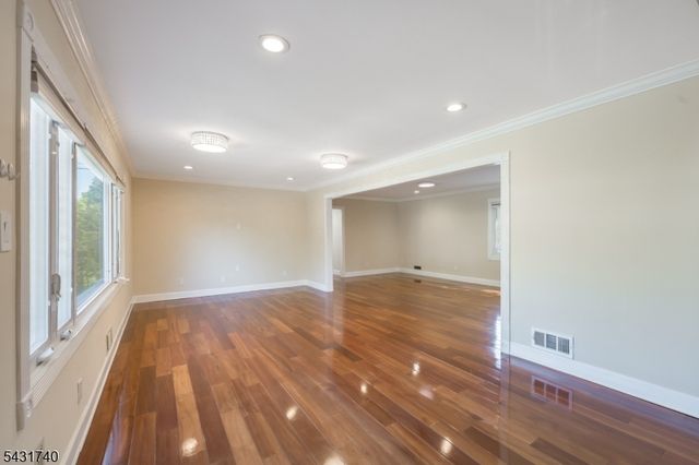 15 Alyson Pl, Bloomfield Twp., NJ 07003