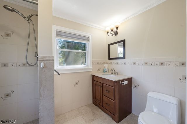 15 Alyson Pl, Bloomfield Twp., NJ 07003