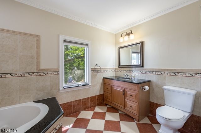 15 Alyson Pl, Bloomfield Twp., NJ 07003