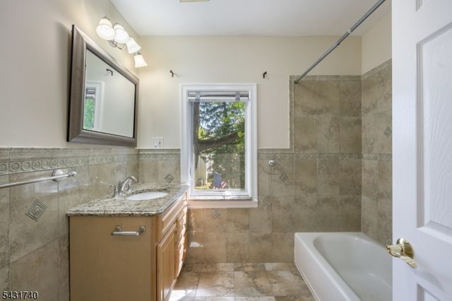 15 Alyson Pl, Bloomfield Twp., NJ 07003