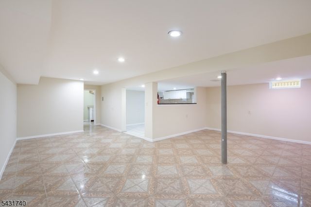 15 Alyson Pl, Bloomfield Twp., NJ 07003