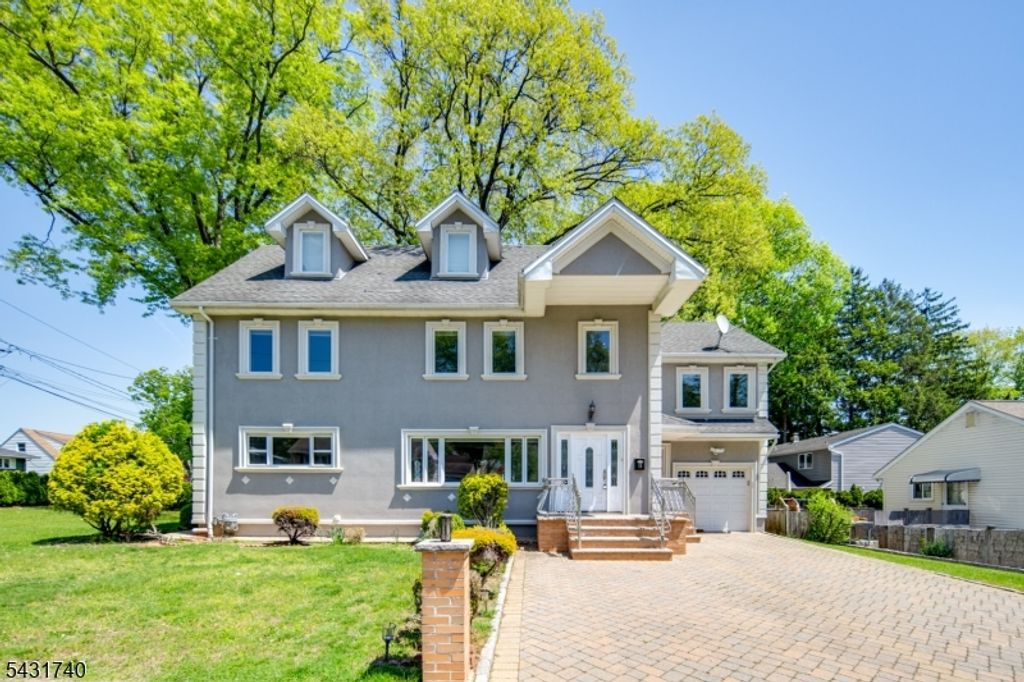15 Alyson Pl, Bloomfield Twp., NJ 07003