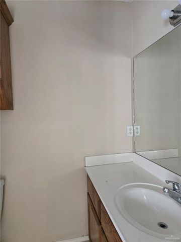 1711 Tampa Street A, Edinburg, TX 78541