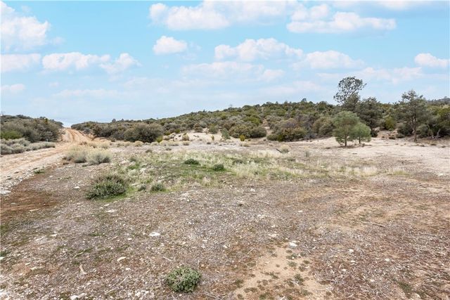 0 Umfalozi Road, Tehachapi, CA 93561