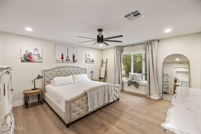 801 W GLENEAGLES Drive, Phoenix, AZ 85023